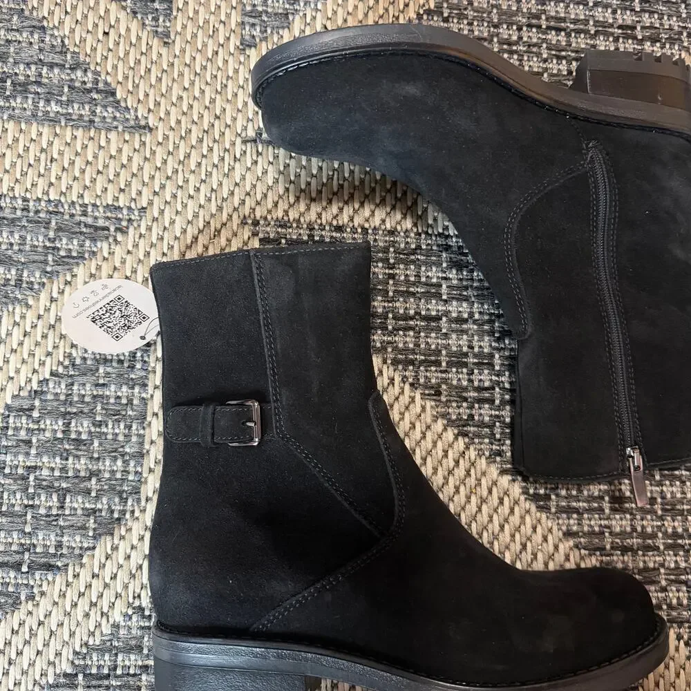 La Canadienne Havan Suede Short Boot Size 6M